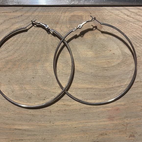 Earrings - Picture 4 of 4